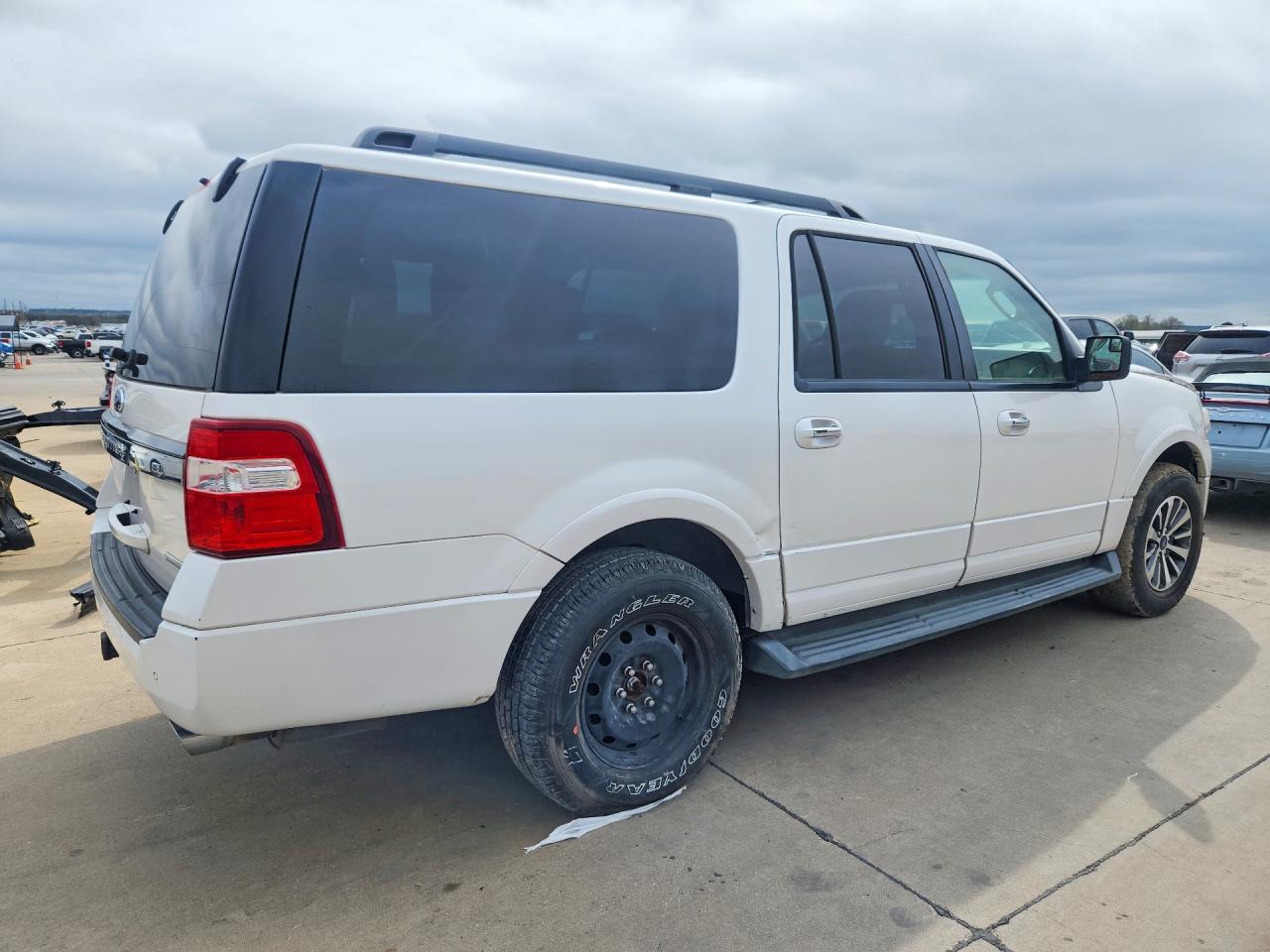 2017 Ford Expedition El Xlt - Фото 3