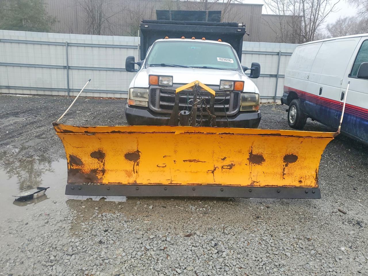 2002 Ford F350 Super Duty - Image 5