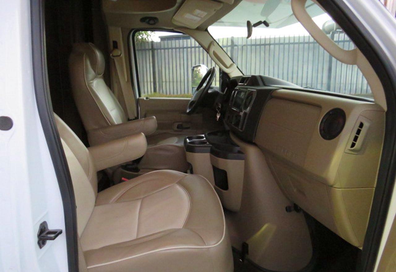2019 Ford Econoline E450 Super Duty Cutaway Van - Фото 5