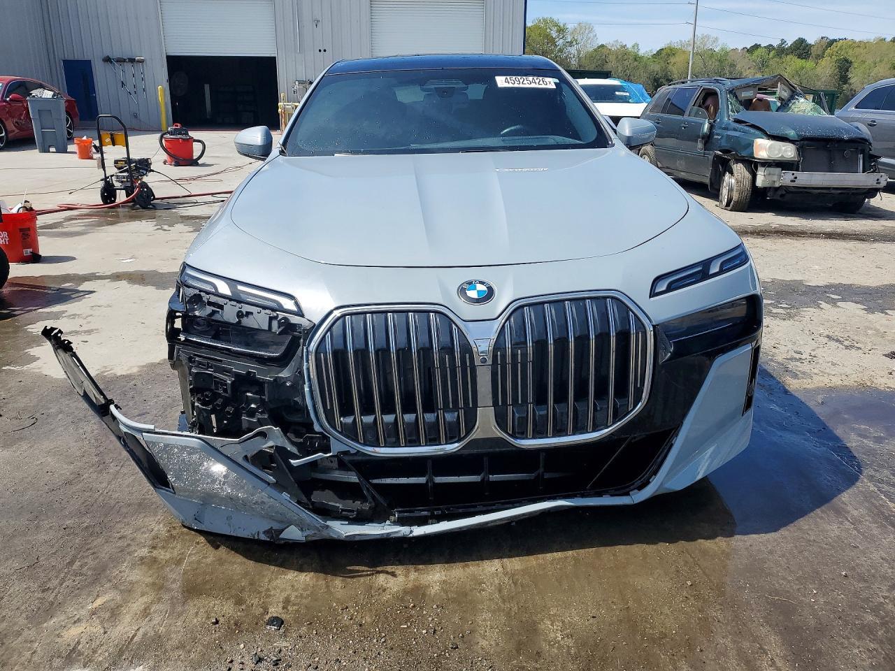 2023 BMW 740 I - Image 5