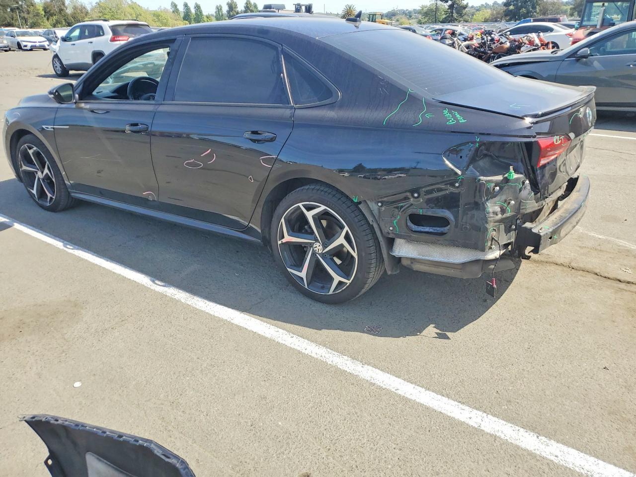 2021 Volkswagen Passat R-Line - Image 2