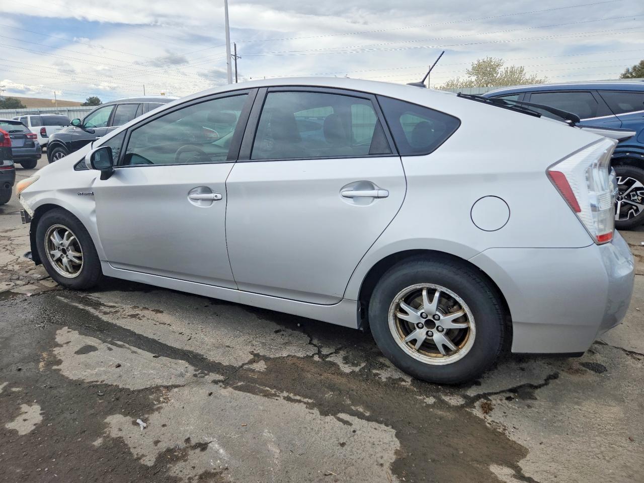 2010 Toyota Prius Iv - Image 2
