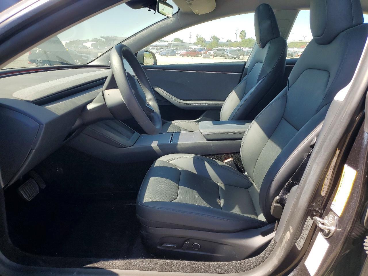 2024 Tesla Model 3 - Image 7