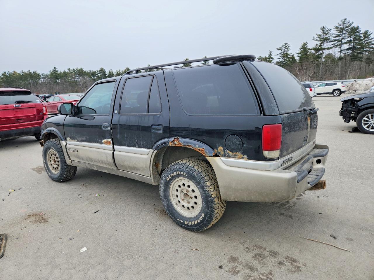 2001 GMC Jimmy - Фото 2