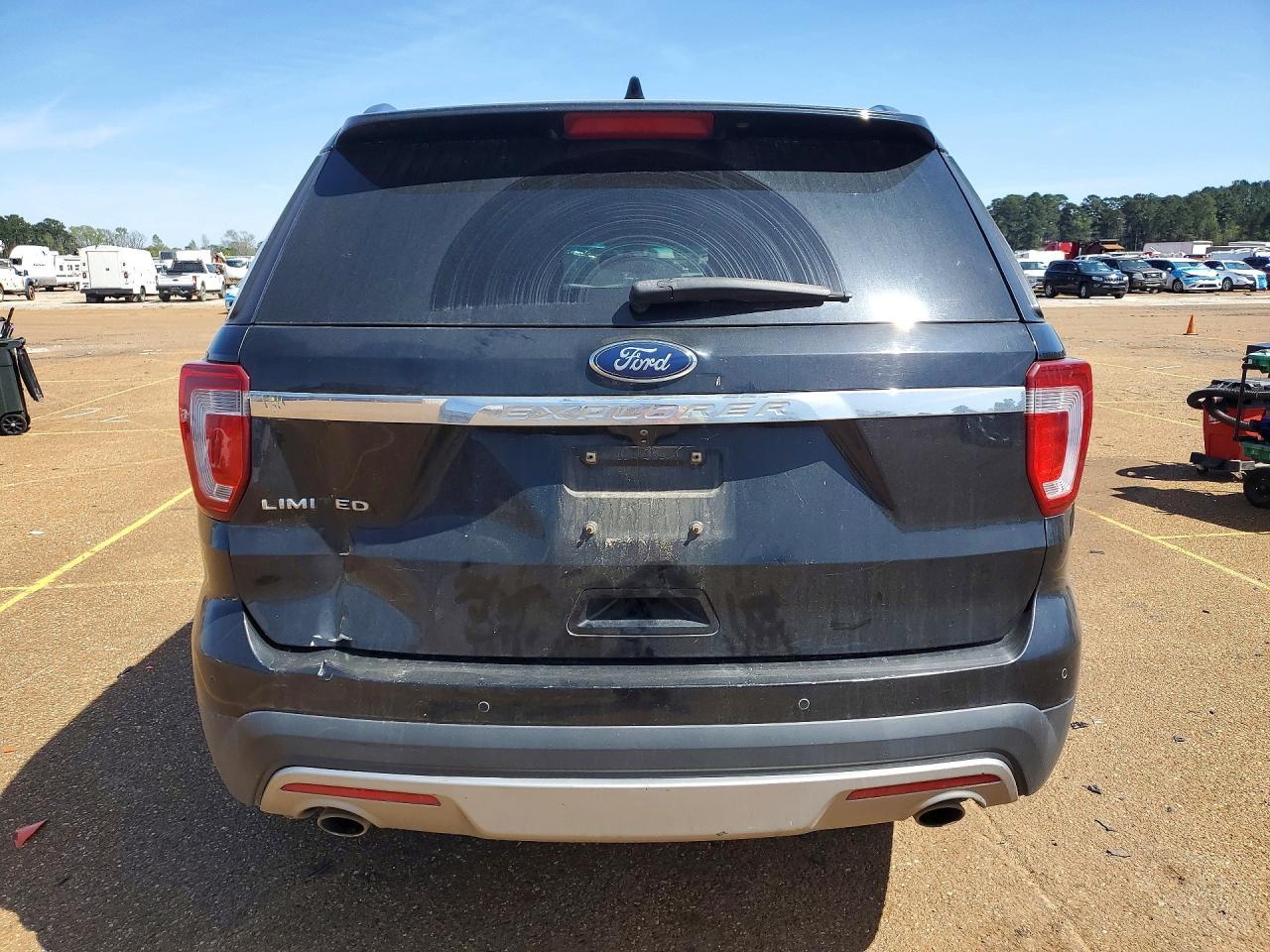 2017 Ford Explorer Limited - Image 6