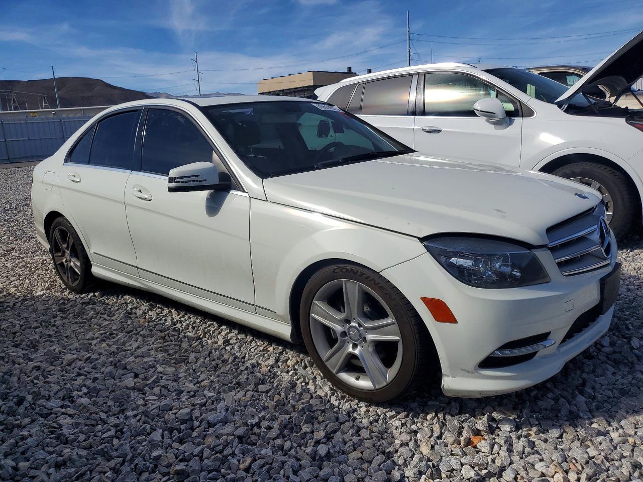 2011 Mercedes-Benz C 300 4Matic - Фото 4