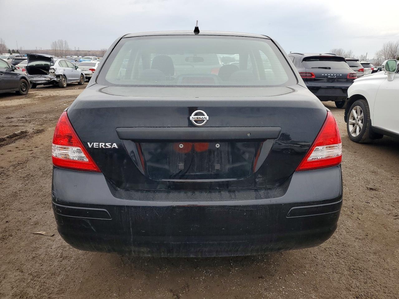 2011 Nissan Versa 1.6 Base - Фото 6