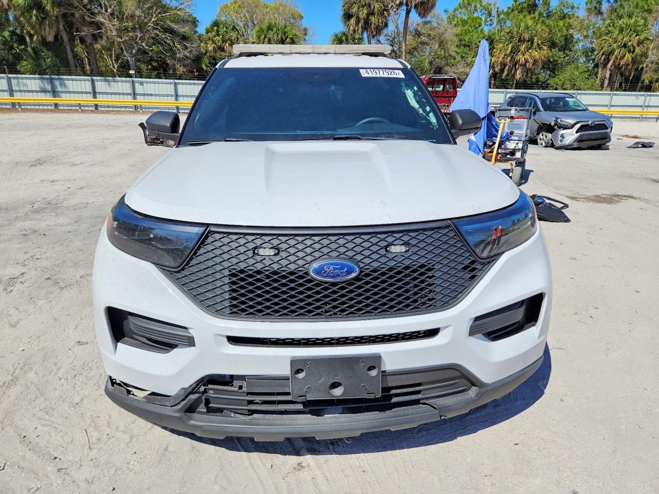 2023 Ford Explorer Police Interceptor - Фото 5