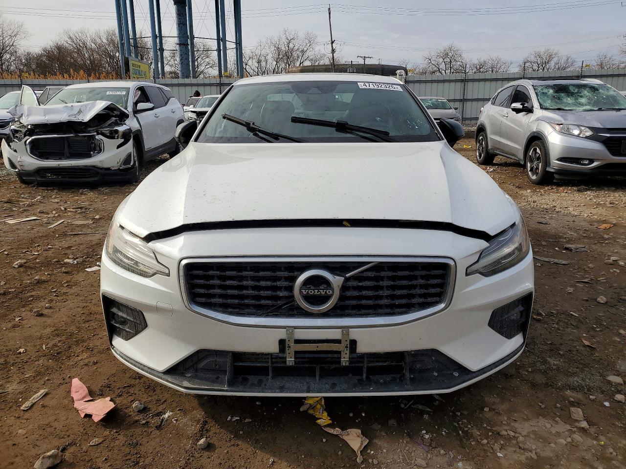 2019 Volvo S60 T6 R-Design - Image 5