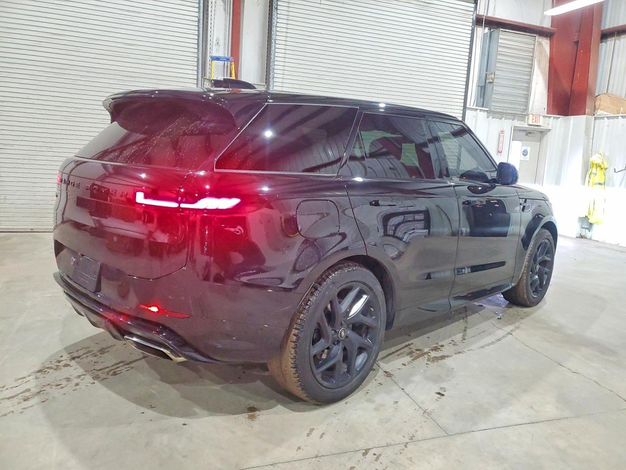 2024 Land Rover Range Rover Sport Dynamic Se - Image 3