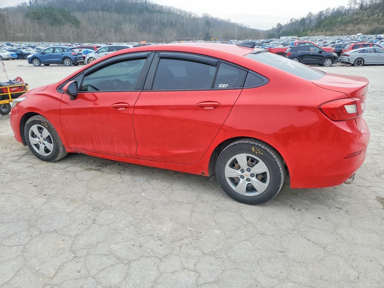 2018 Chevrolet Cruze Ls - Фото 2