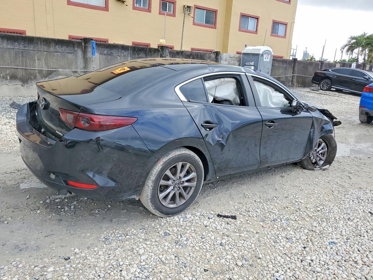 2021 Mazda 3 - Фото 3
