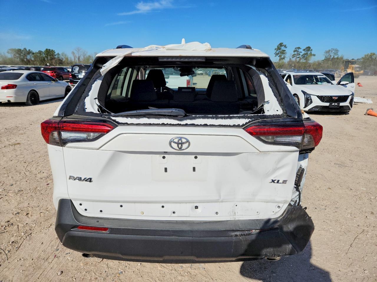 2022 Toyota Rav4 - Image 6