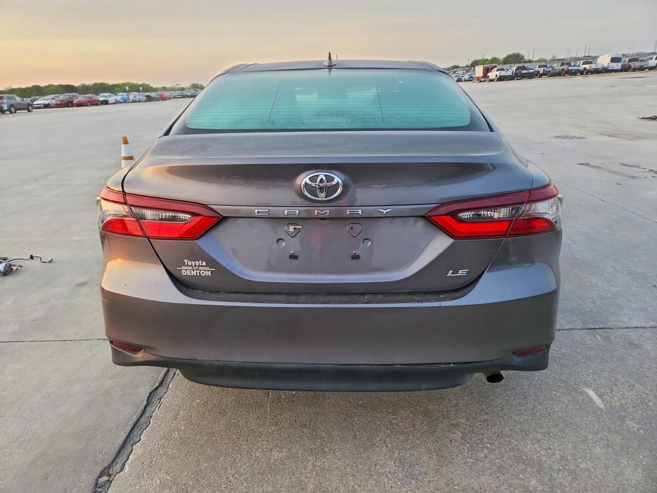 2023 Toyota Camry Le - Фото 6