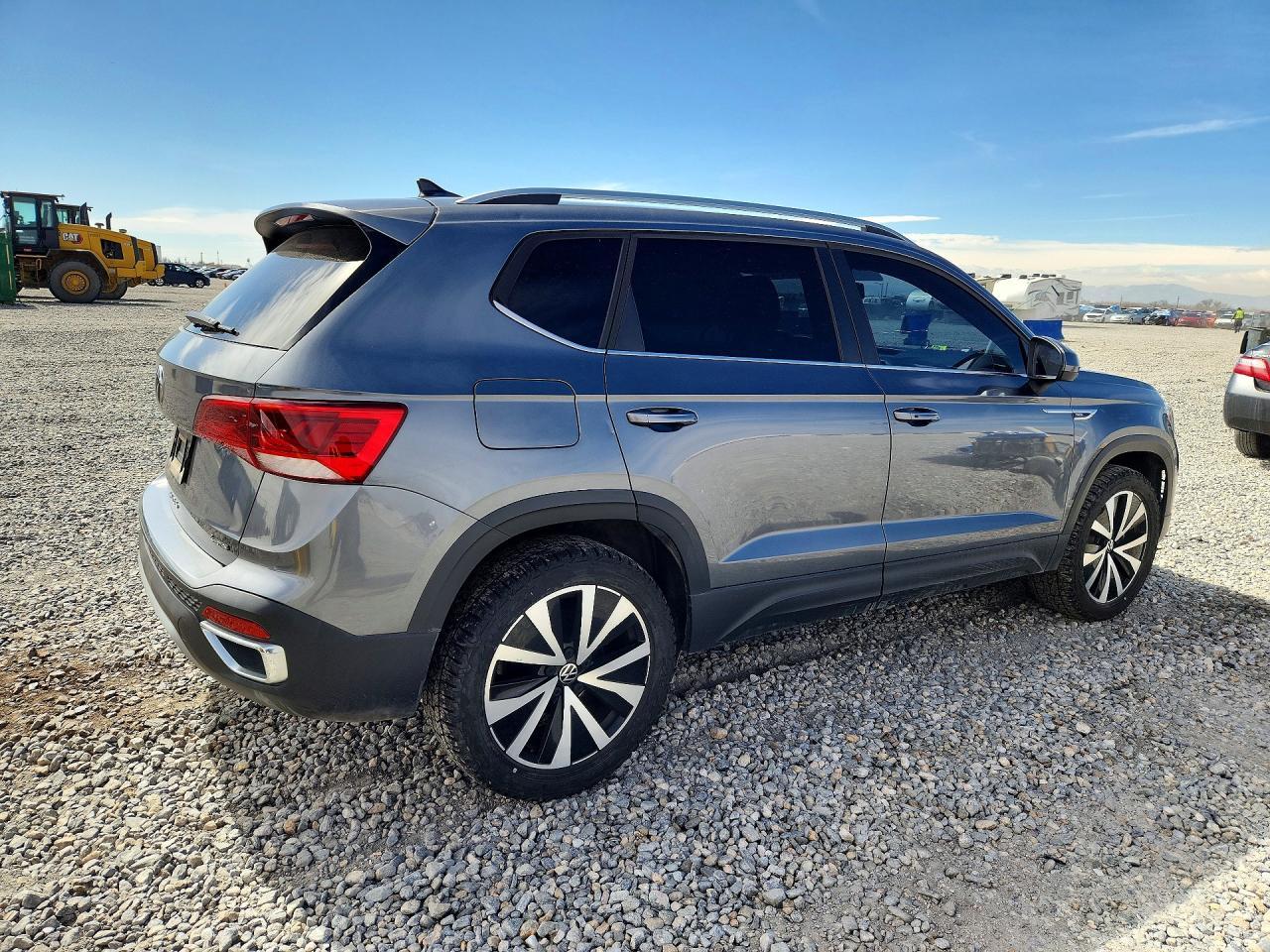 2022 Volkswagen Taos Se - Фото 3