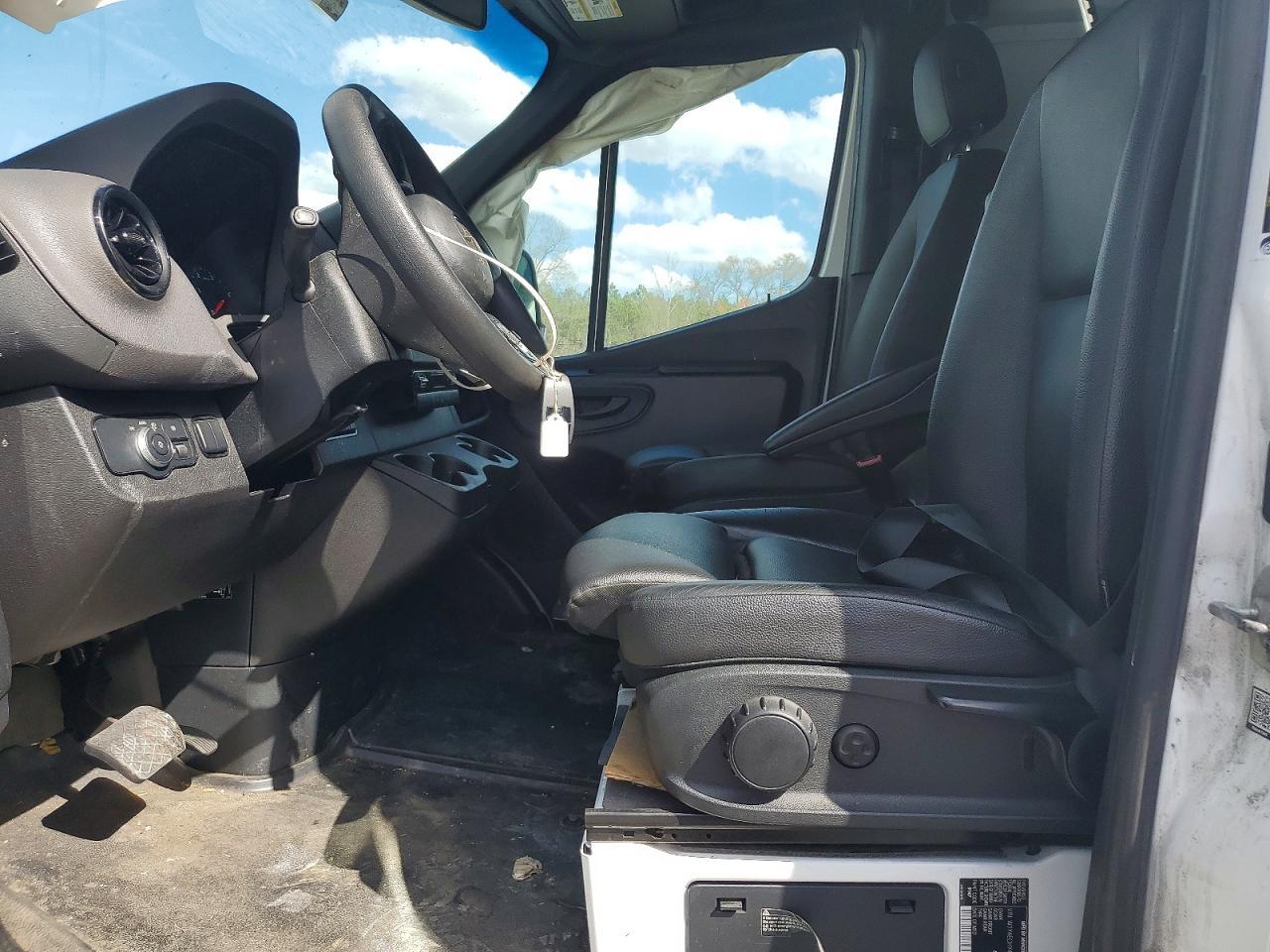 2021 Mercedes-Benz Sprinter 2500 - Фото 7