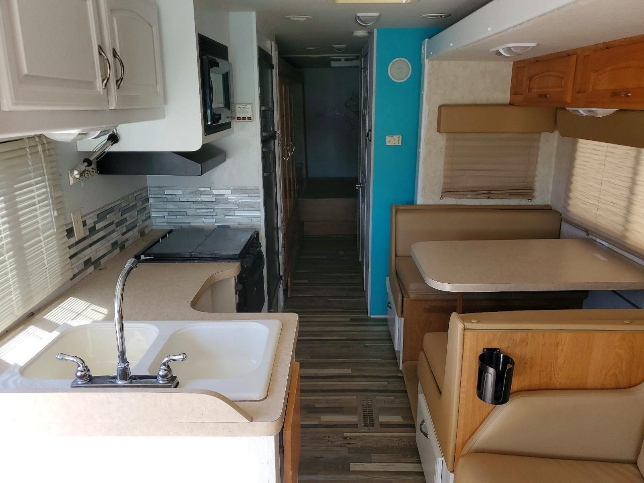 2006 George Boy Pursuit Recreational Vehicle - Фото 6