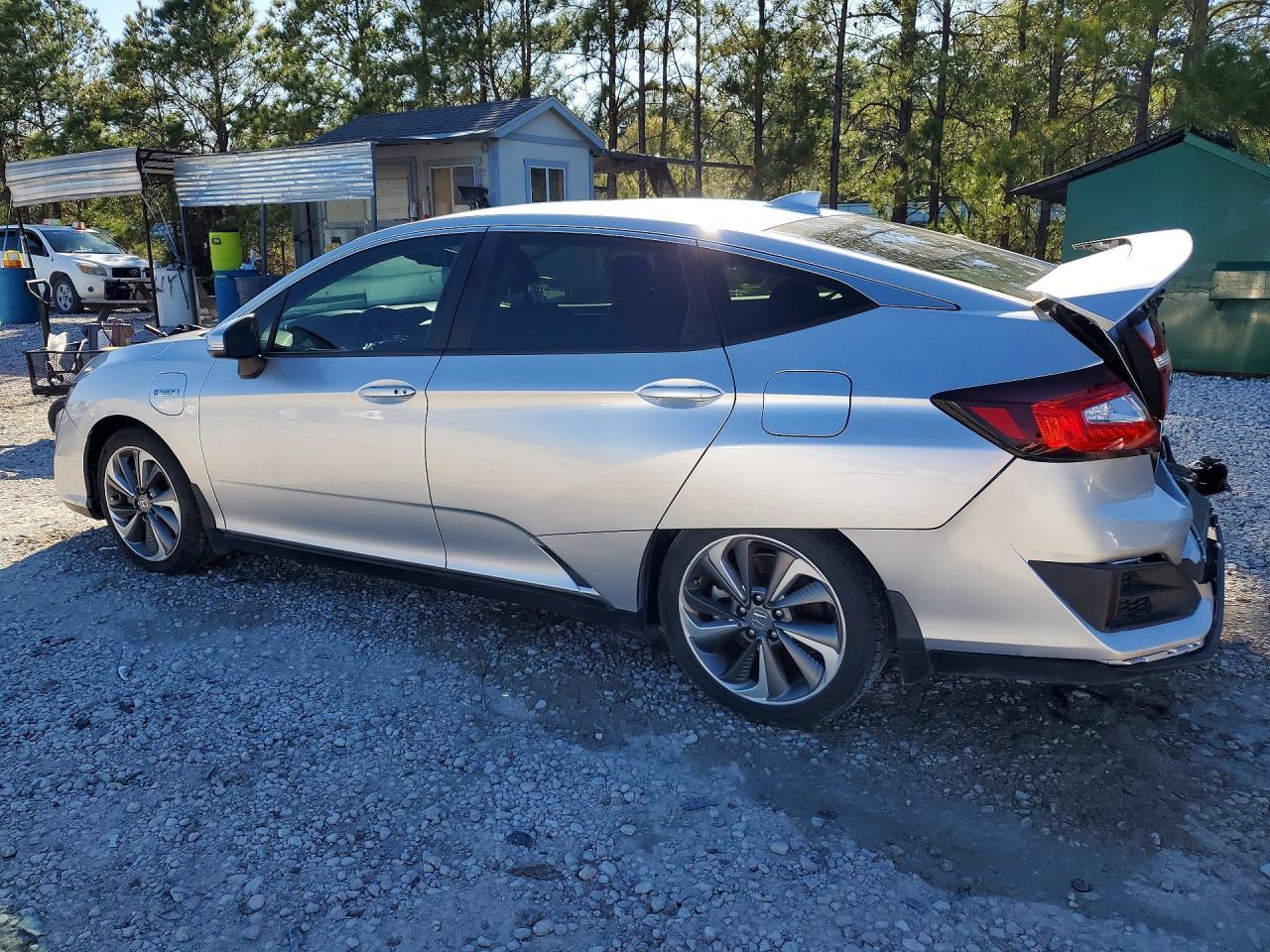 2018 Honda Clarity Touring - Image 2