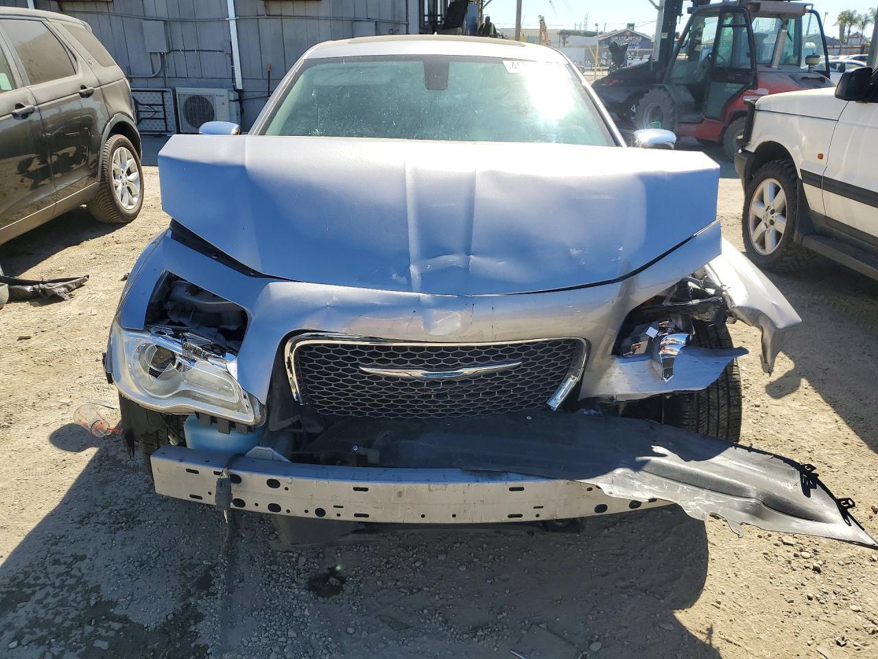 2017 Chrysler 300C - Фото 5