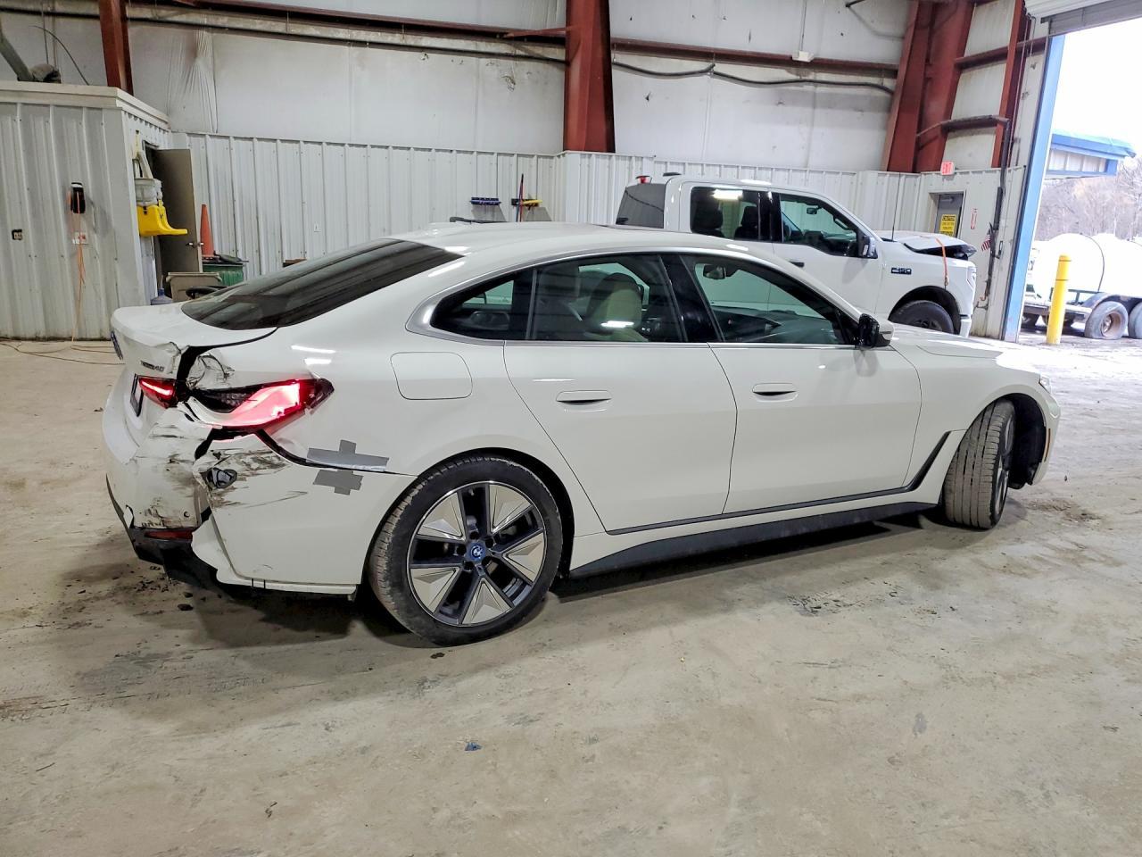 2024 BMW I4 xDrive 40 - Фото 3