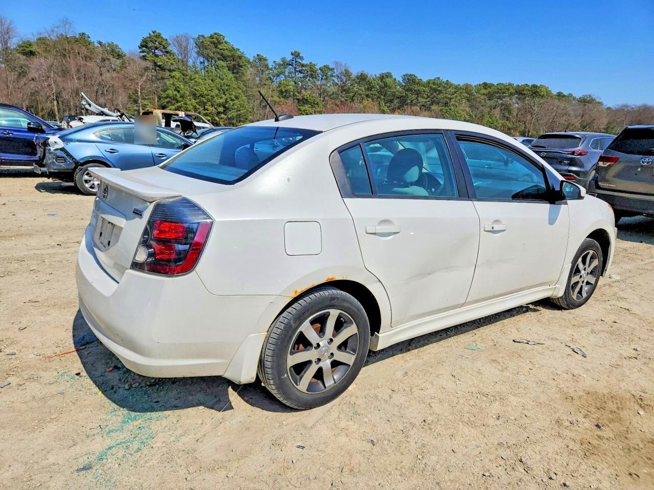 2012 Nissan Sentra 2.0 - Image 3