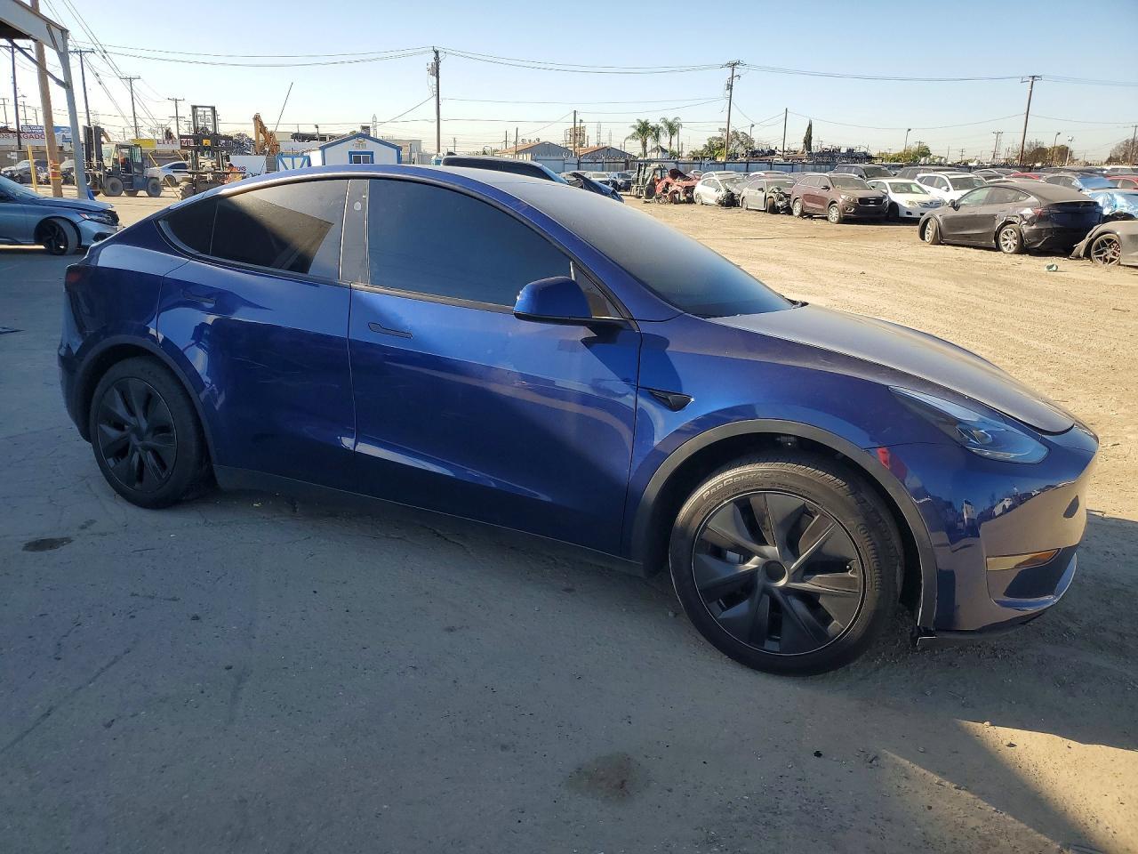 2024 Tesla Model Y - Фото 4