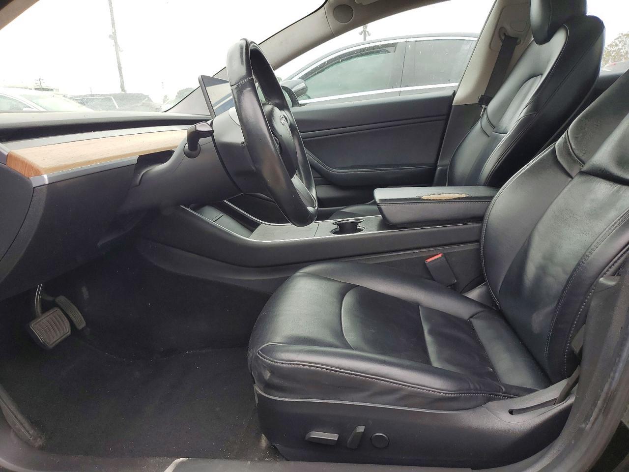 2017 Tesla Model 3 - Фото 7