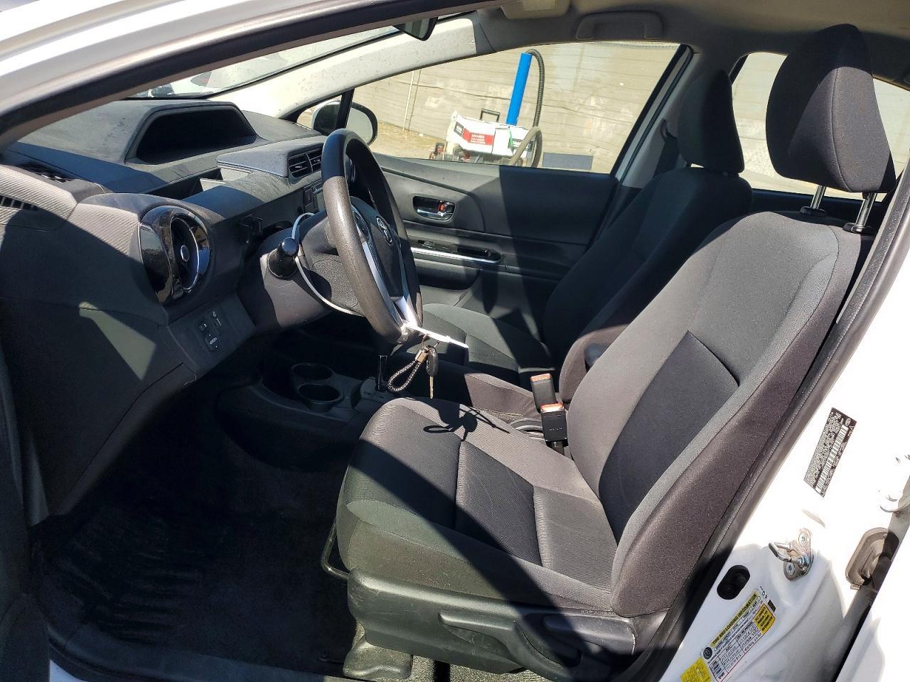 2016 Toyota Prius C Two - Image 7