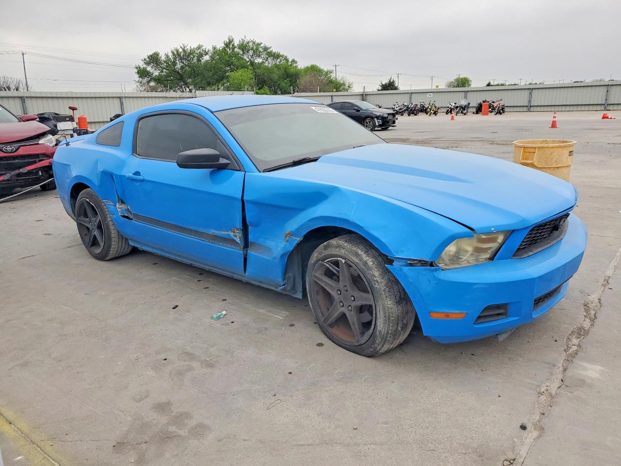 2011 Ford Mustang - Фото 4