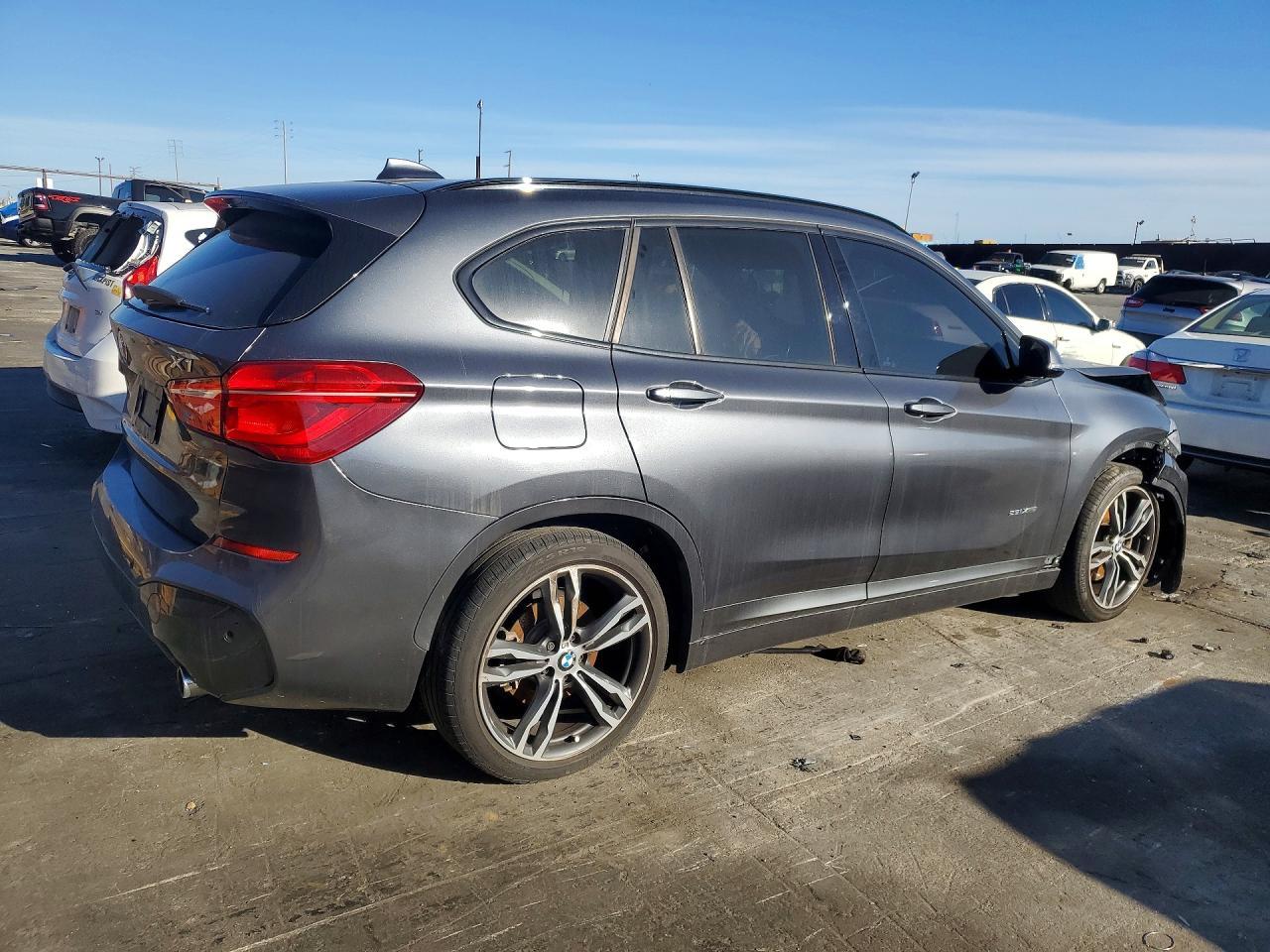 2016 BMW X1 xDrive28I - Фото 3