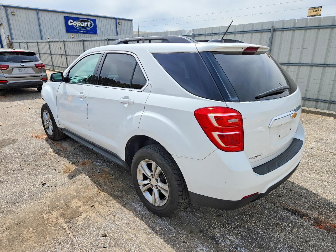 2016 Chevrolet Equinox Lt - Image 2
