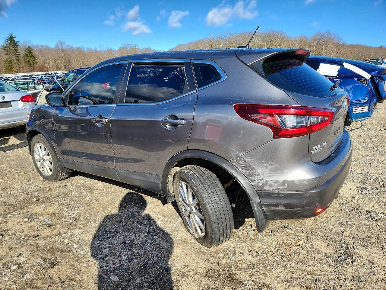 2020 Nissan Rogue Sport S - Фото 2