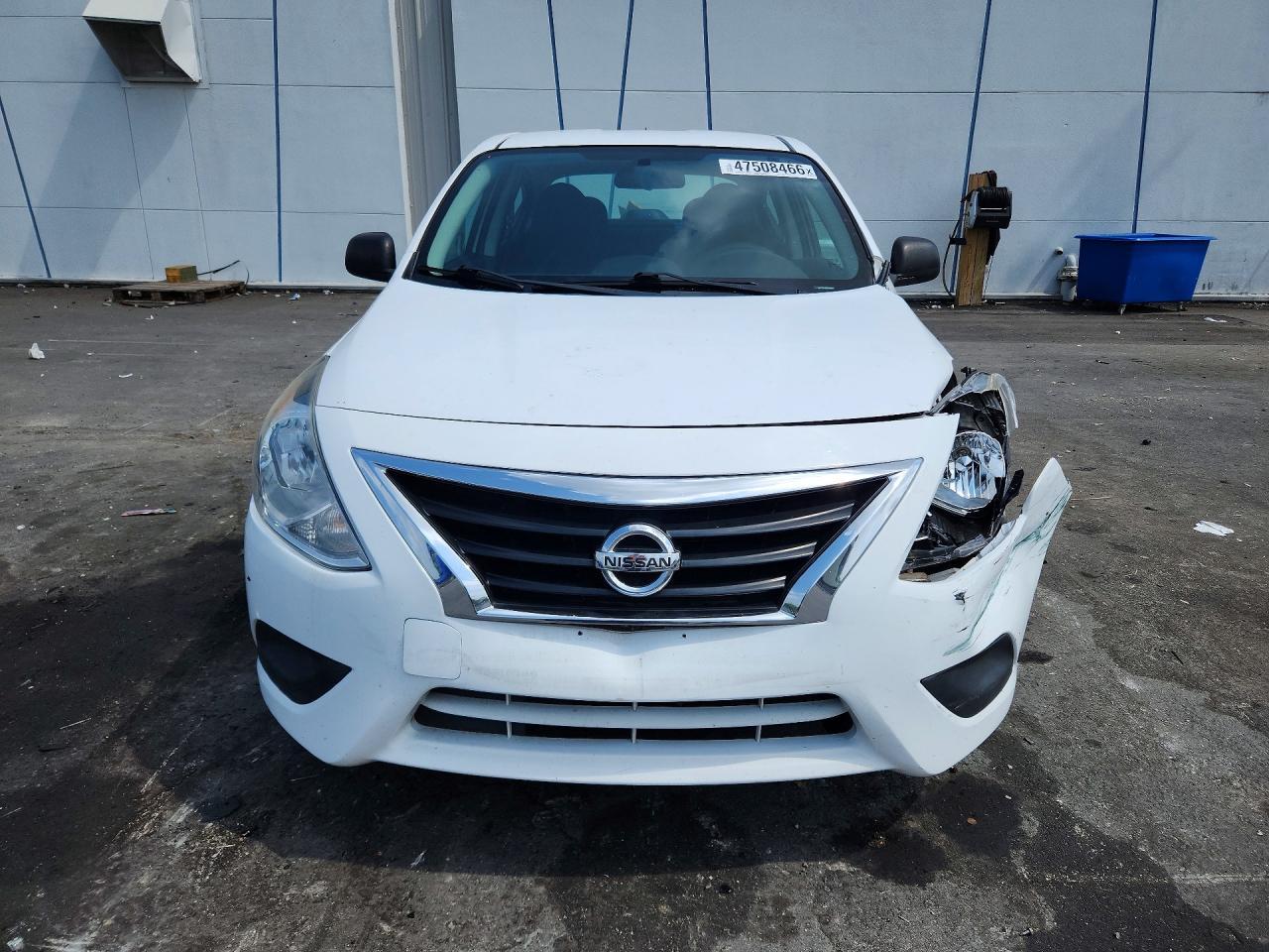 2015 Nissan Versa 1.6 S - Image 5