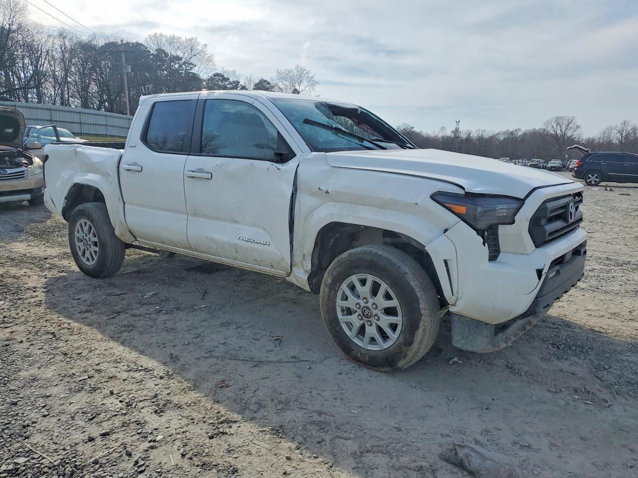 2025 Toyota Tacoma Sr5 - Image 4