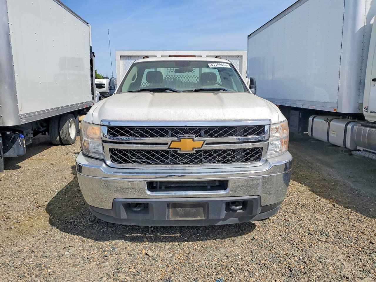 2014 Chevrolet Silverado Flatbed Truck - Фото 5