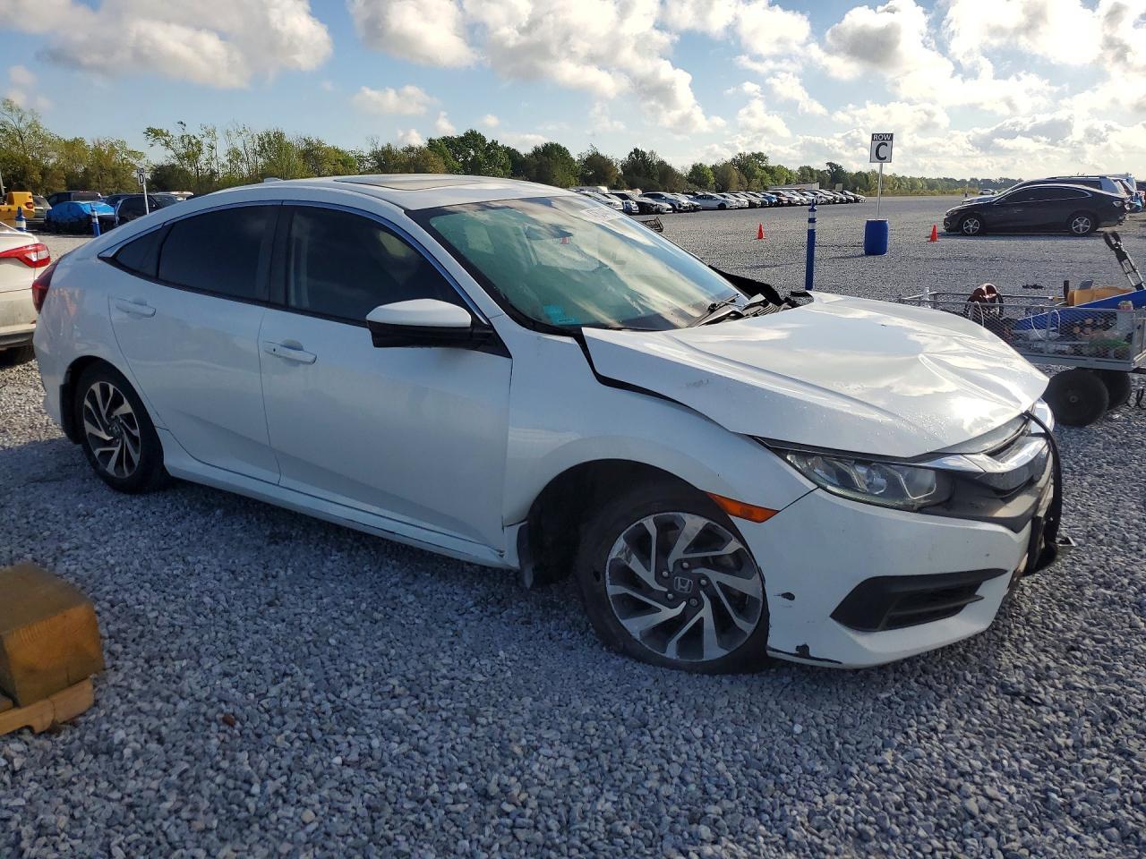 2017 Honda Civic Ex - Image 4
