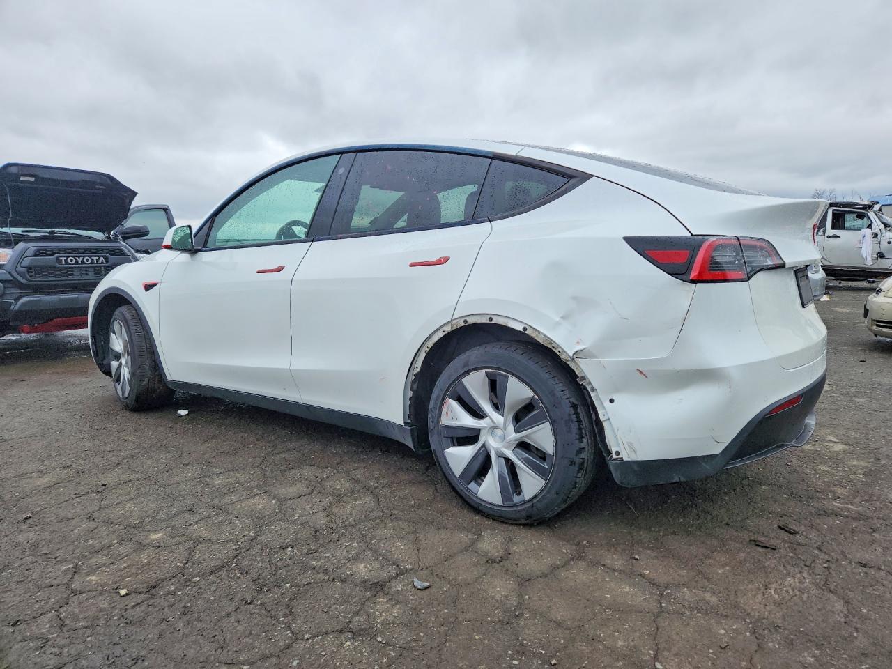 2021 Tesla Model Y - Image 2