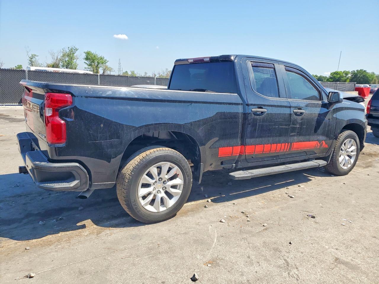 2021 Chevrolet Silver1500 - Фото 3
