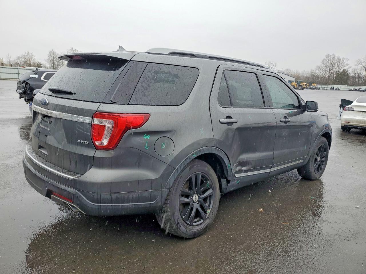 2018 Ford Explorer Xlt - Фото 3