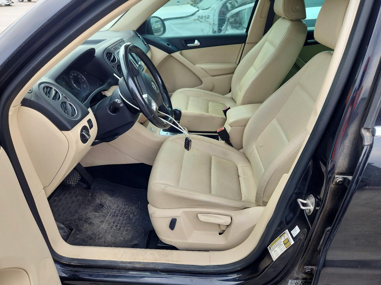2014 Volkswagen Tiguan S - Image 7