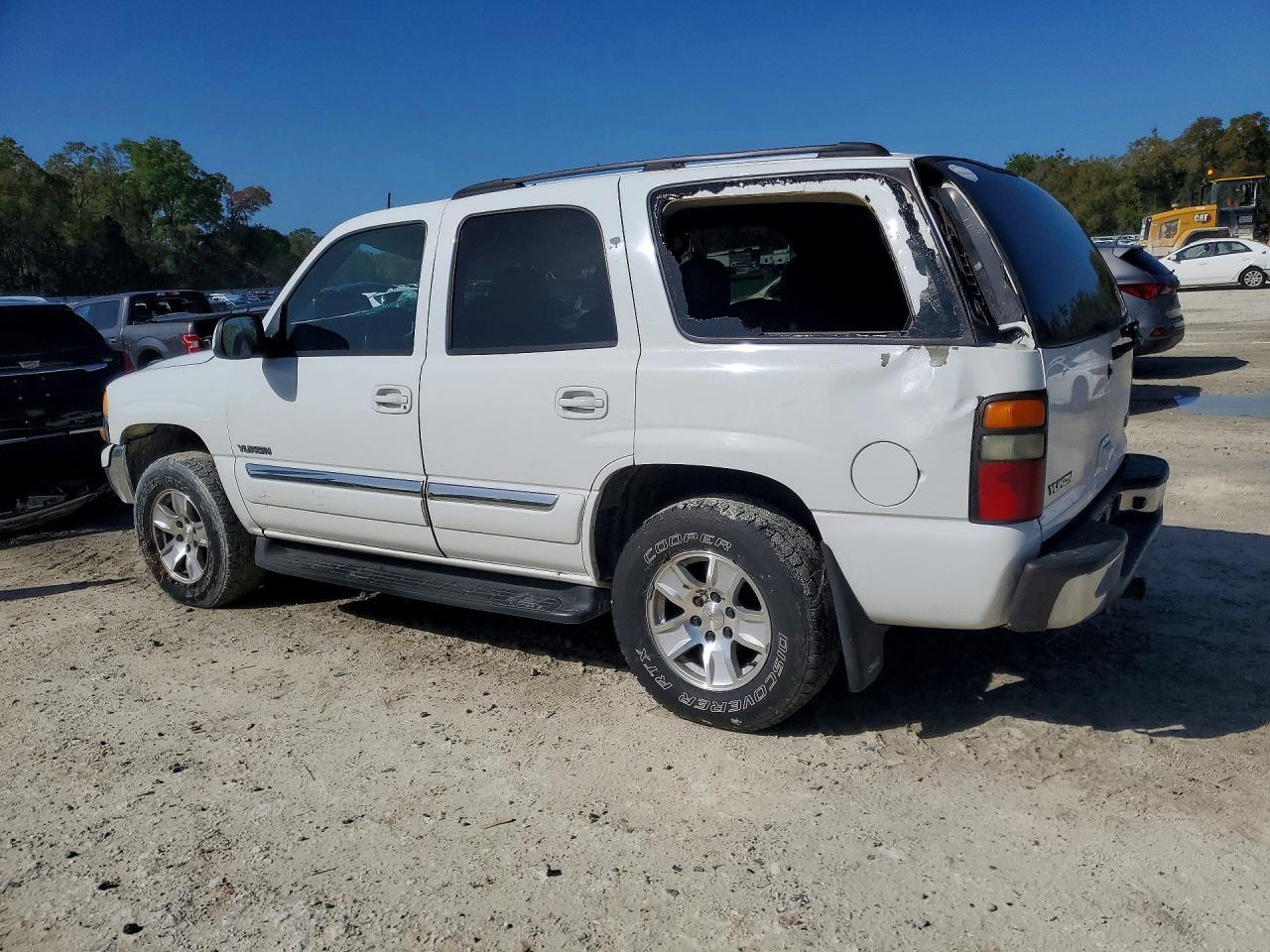 2005 GMC Yukon - Фото 2
