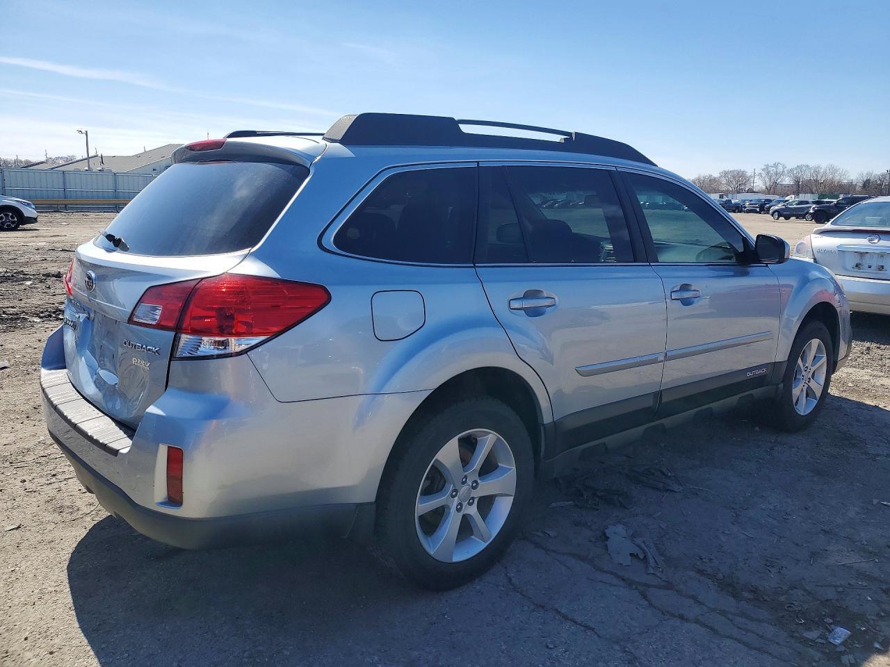 2013 Subaru Outback 2.5I Premium - Image 3