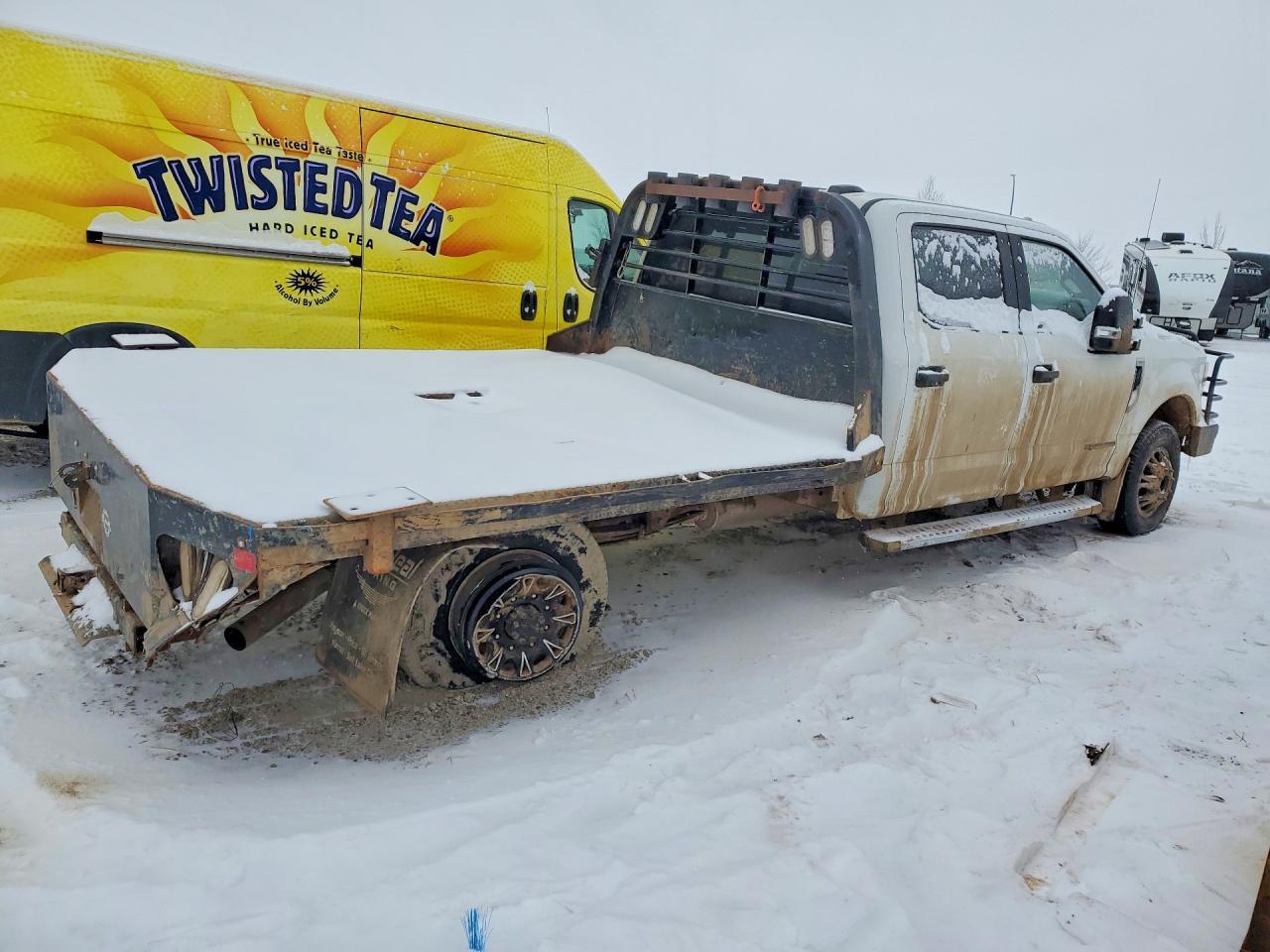 2020 Ford F350 Super Duty Flatbed Truck - Фото 3