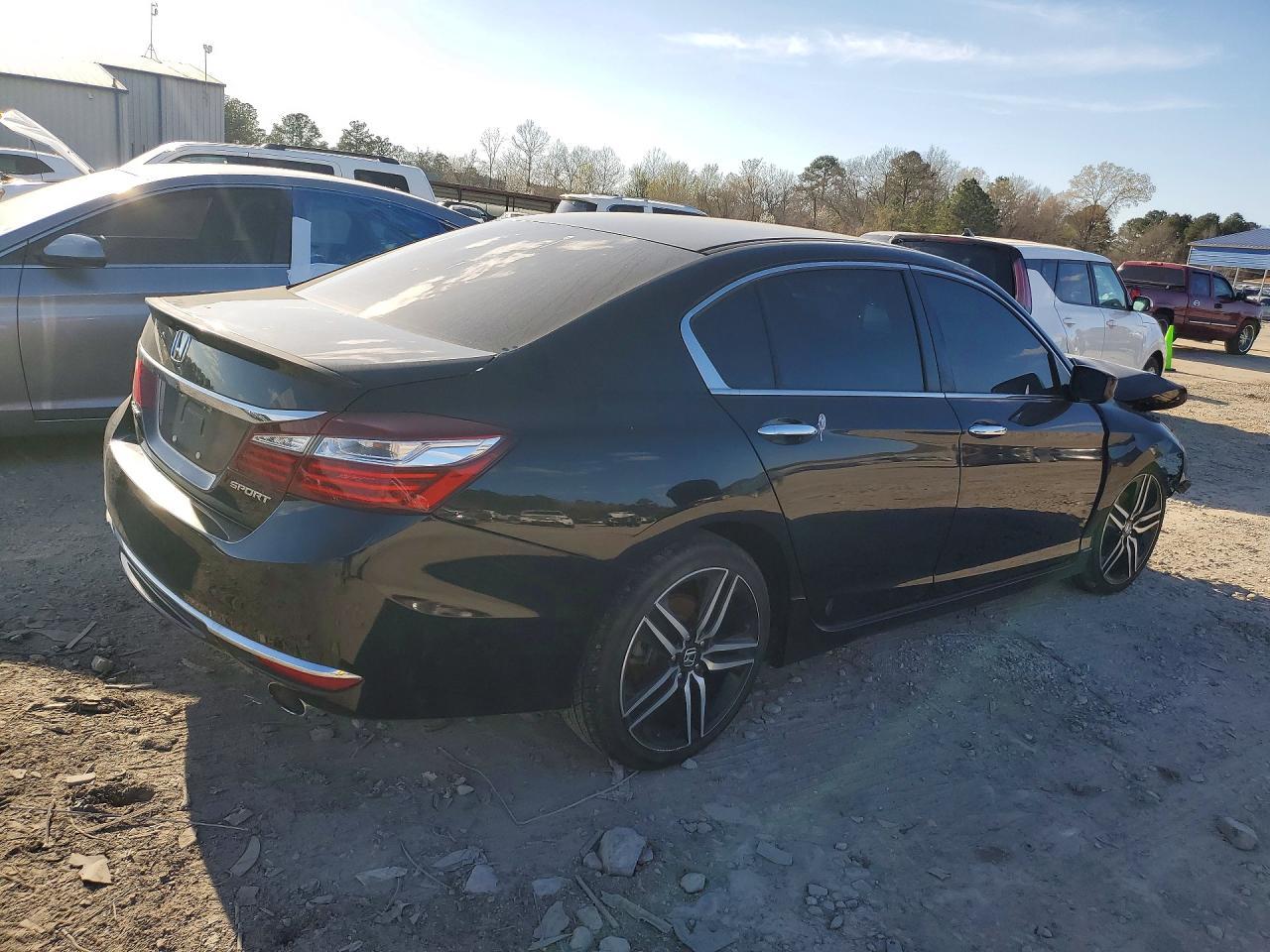 2017 Honda Accord Sport - Image 3