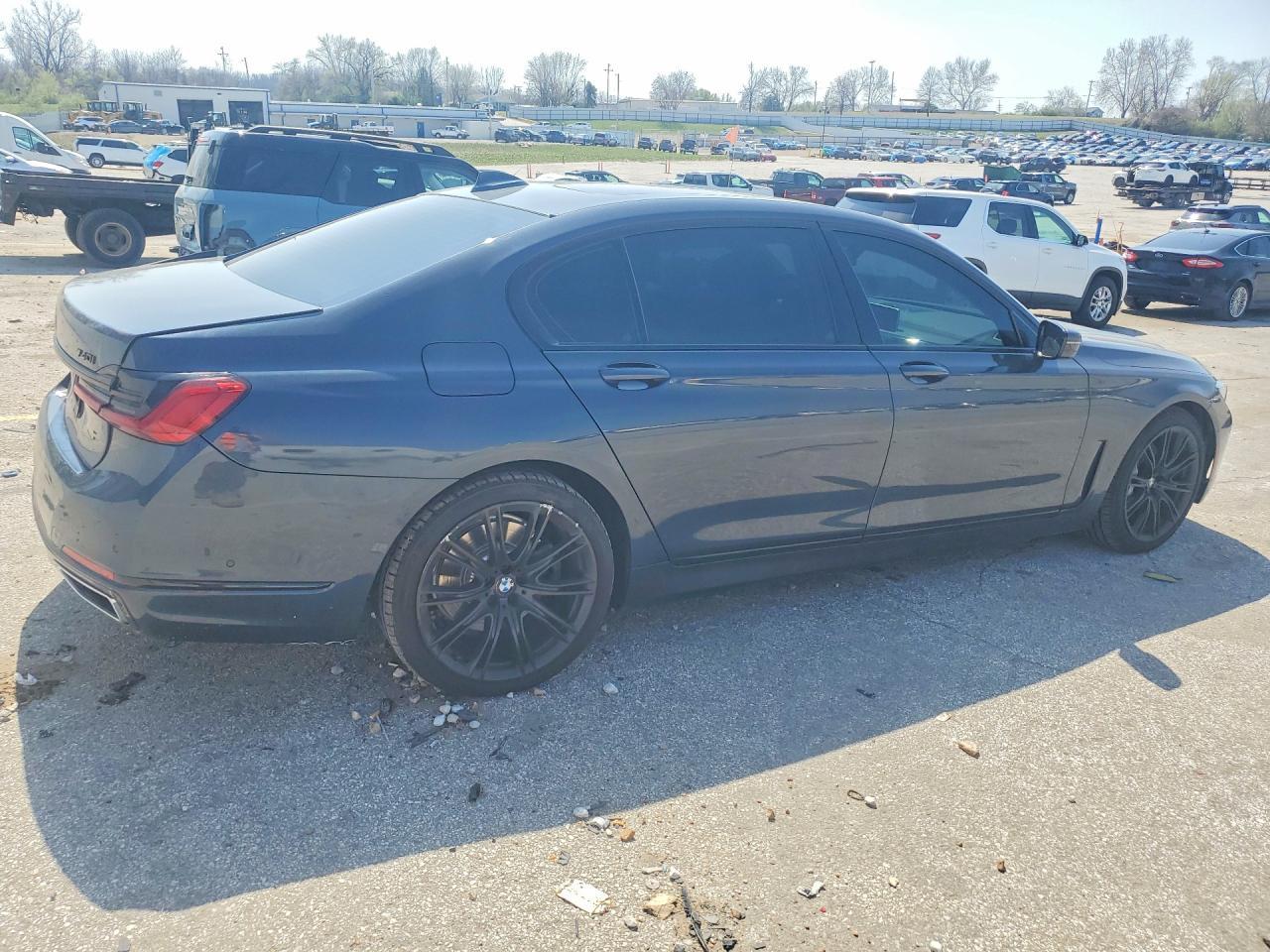 2020 BMW 740 Xi - Фото 3