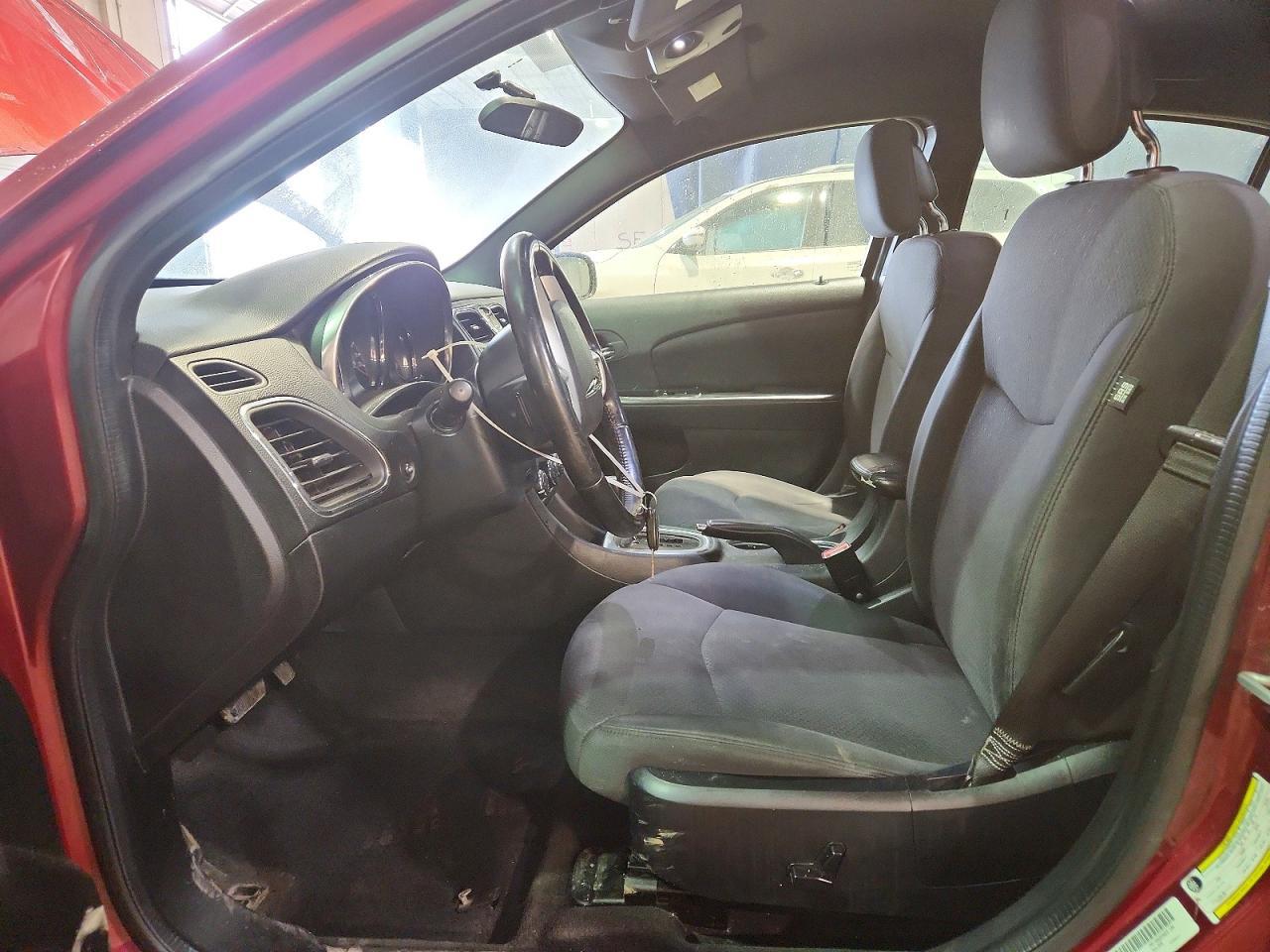 2014 Chrysler 200 Touring - Image 7