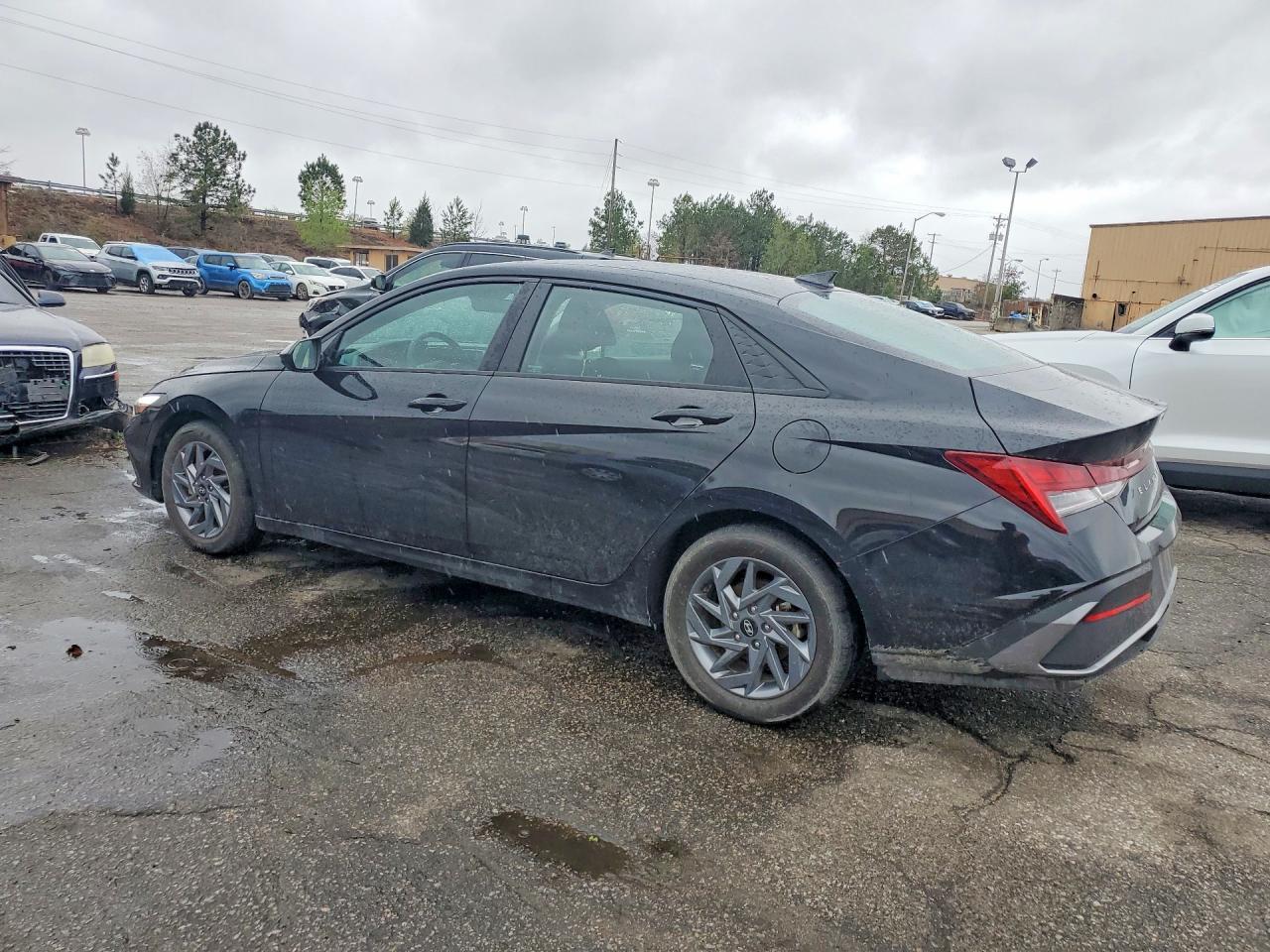 2024 Hyundai Elantra Hybrid Blue - Image 2