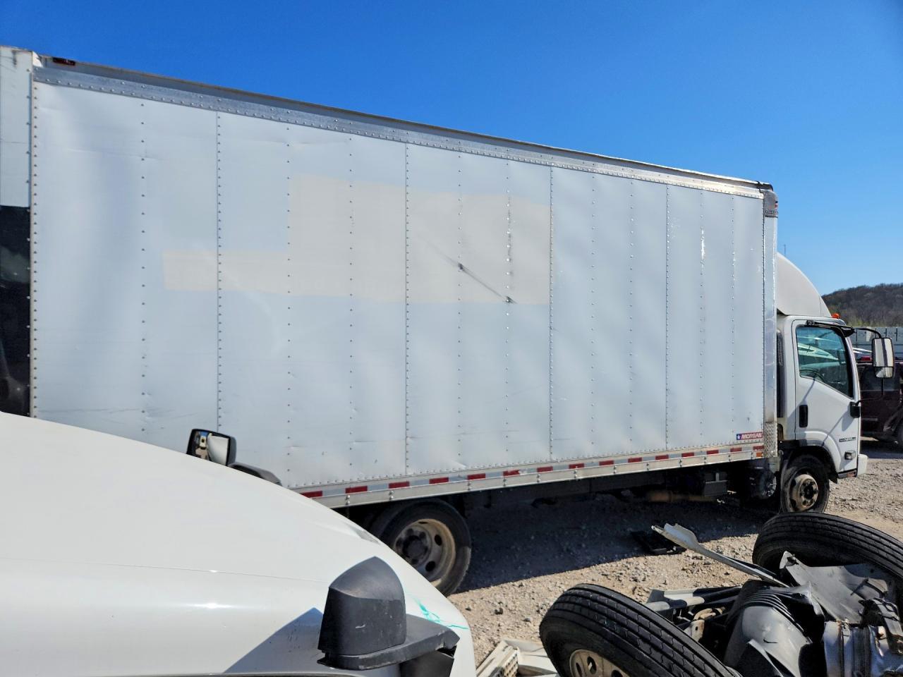 2017 Isuzu Npr Hd Delivery Truck - Фото 3