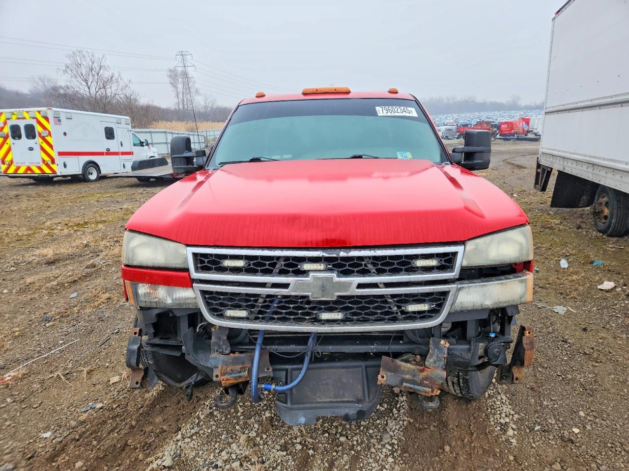 2007 Chevrolet Silverado Tow Truck - Image 2