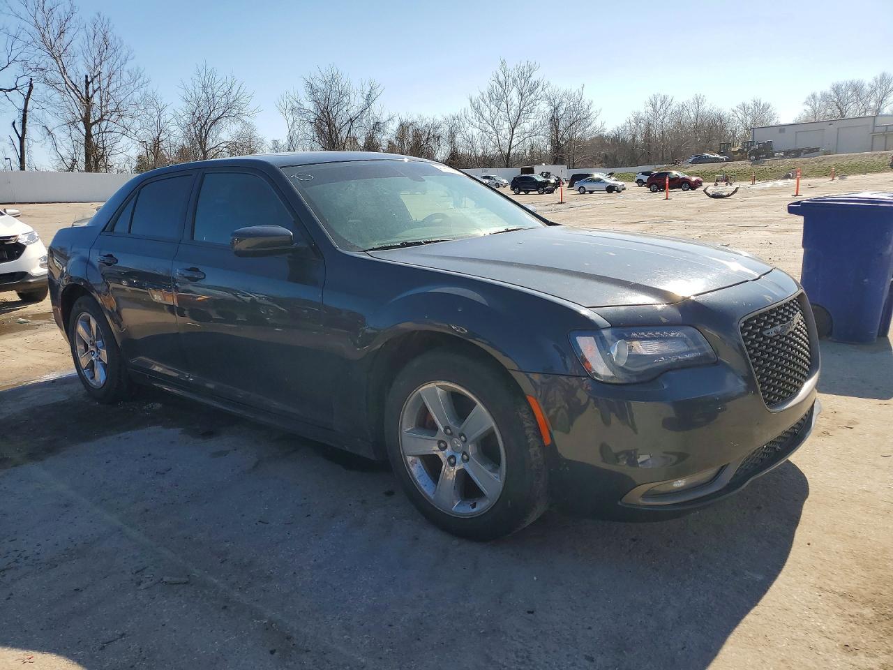 2019 Chrysler 300 S - Image 4